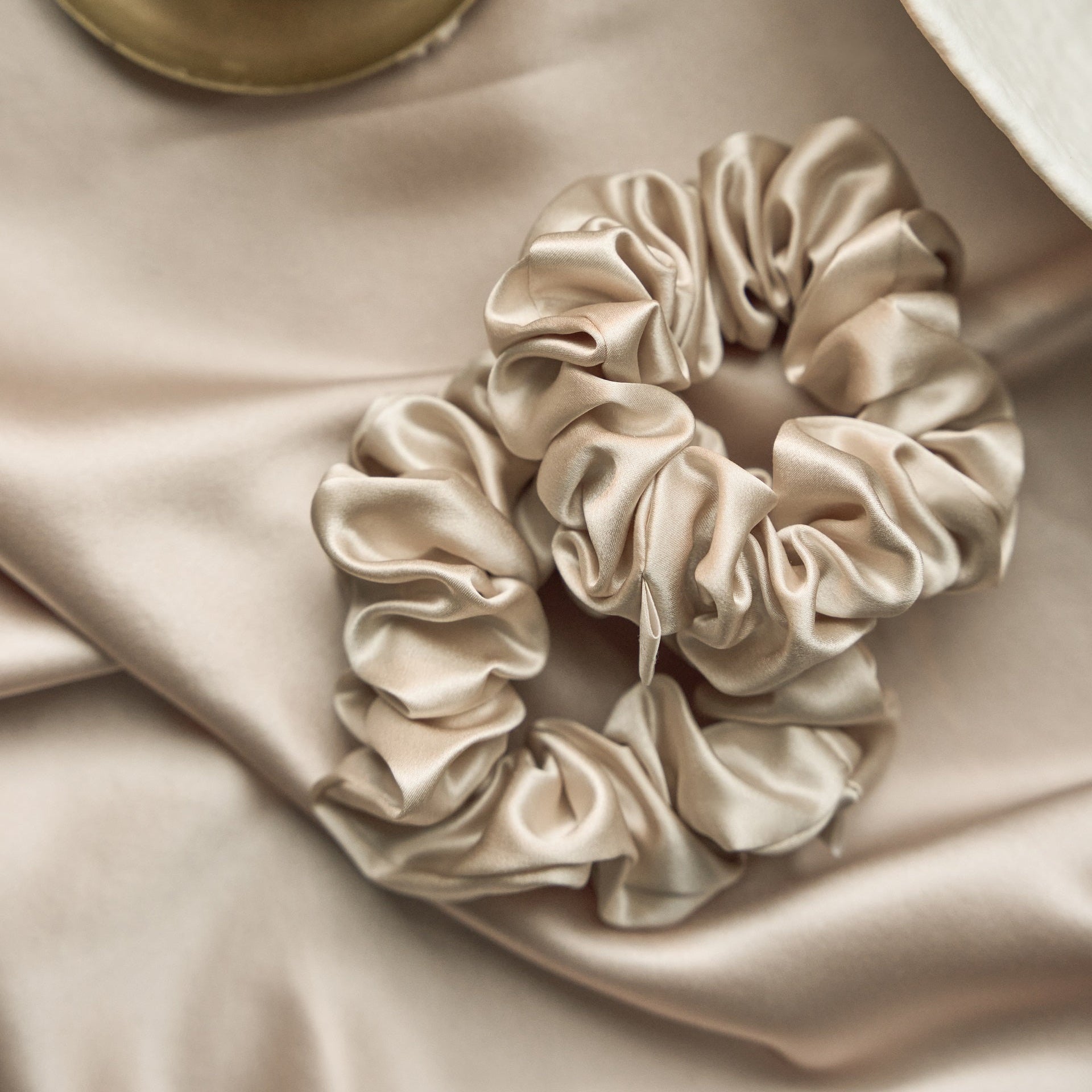 [3 pcs] Elegant Gold - Pure Silk Large Scrunchie
