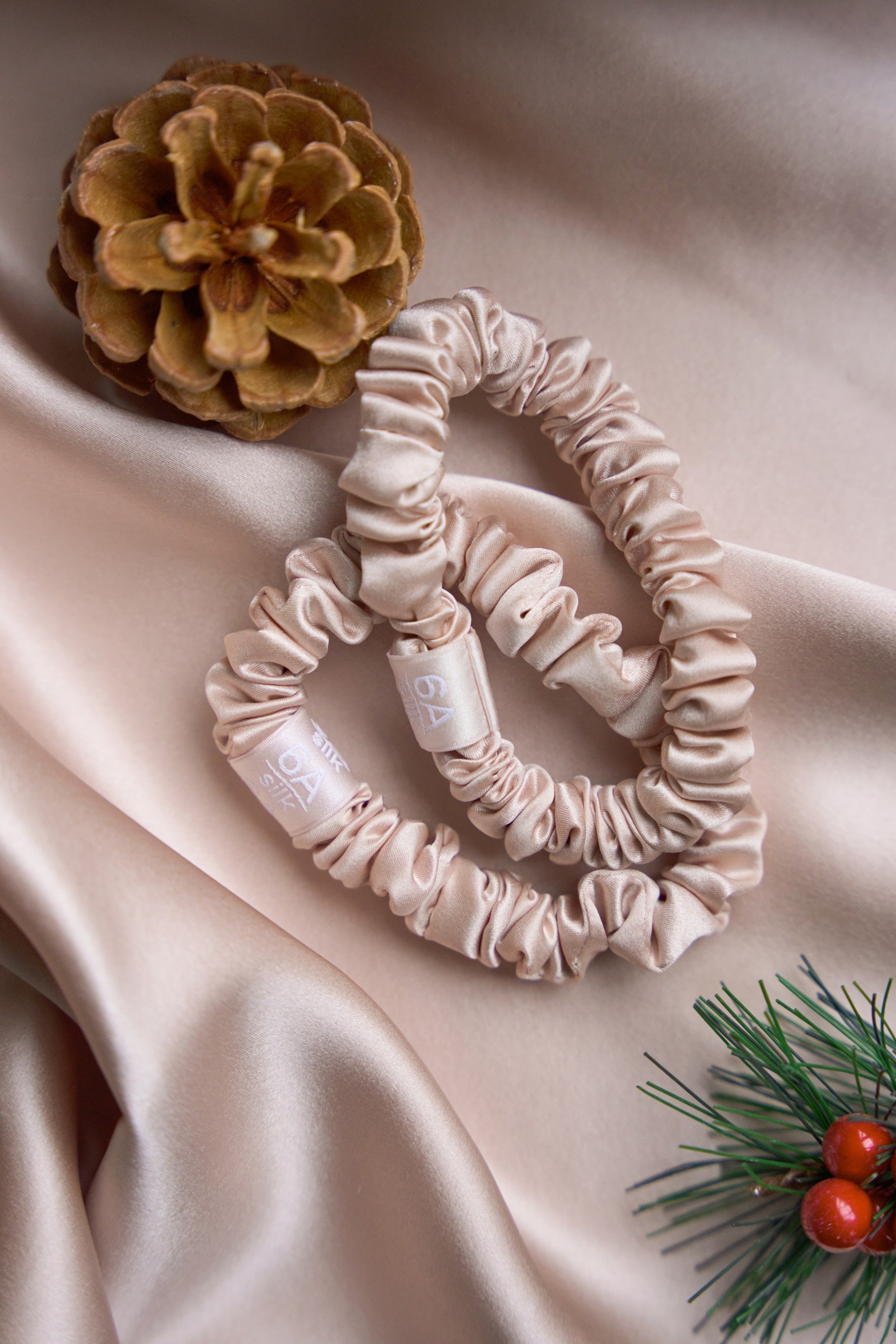 [4 pcs] Radiance Rose - Pure Silk Small Scrunchie